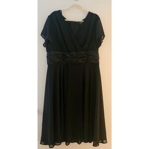Avenue Black Dress Formal Short Sleeves Size 18 V-Neck Satin Waist Tuxedo